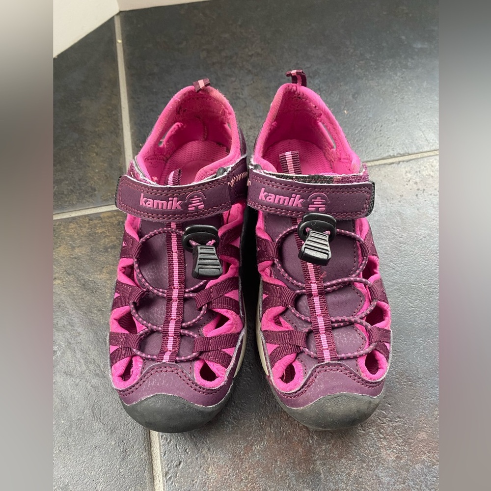 Kamik sandals 1